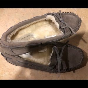Aeropostale Women’s Gray Suede Moccasins